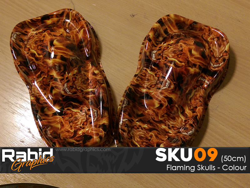 Flaming Skulls - Colour (50cm)